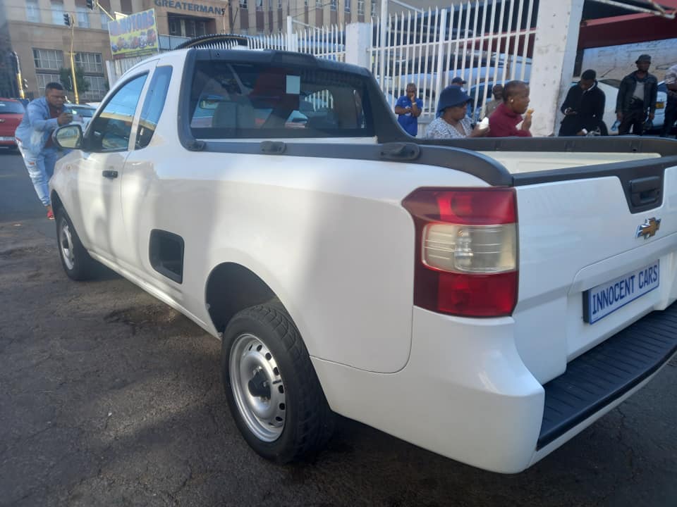2013 CHEVROLET UTILITY BAKKIE 1.4 PETROL, MILEAGE 103000KM WHITE COLOR