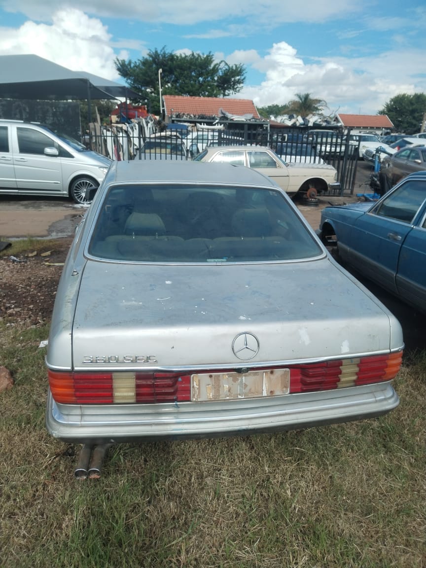 W126 SEC 2 DOOR available for stripping parts - Private Seller