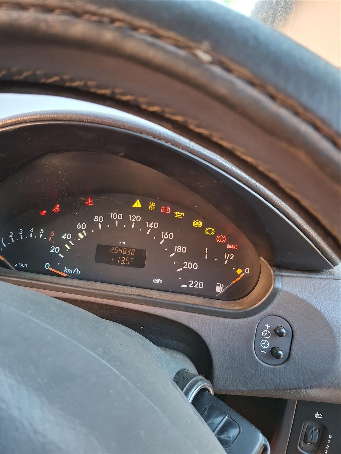 Mercedes A160 for sale. Starter, no idling. No papers, sold as is.