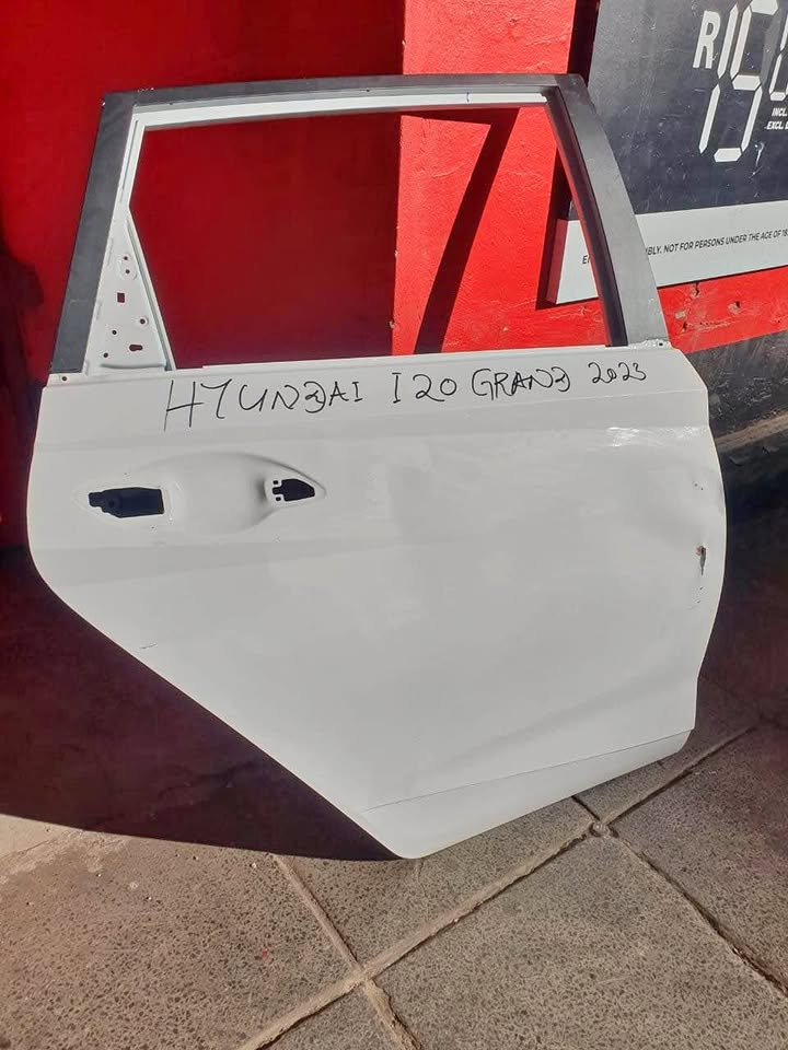 Hyundai i20 grand back door 2023 - Private Seller Hyundai i20 grand back door 2023 - Private Seller