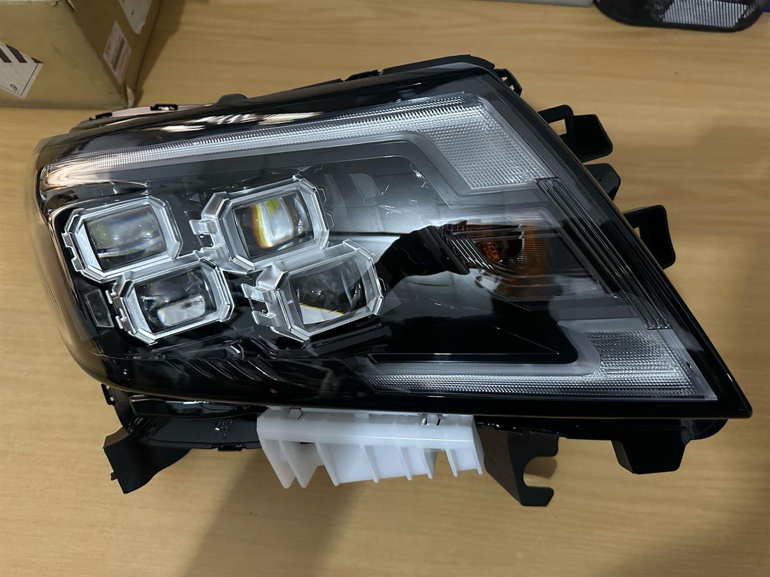 2024 Nissan Navara headlight - Private Seller