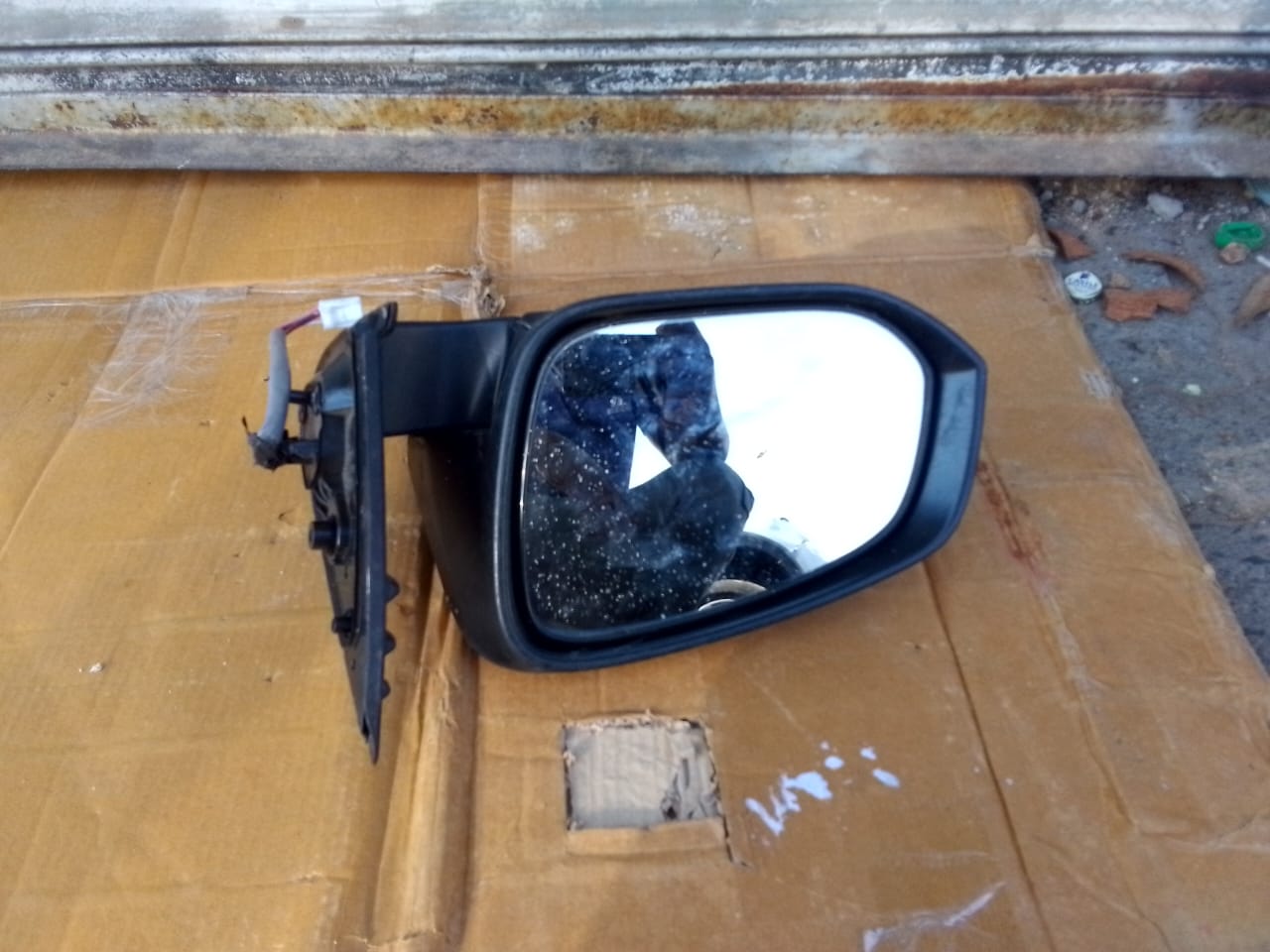 (2016-2020) TOYOTA FORTUNER LEFT SIDE MIRROR FOR SALE - Private Seller