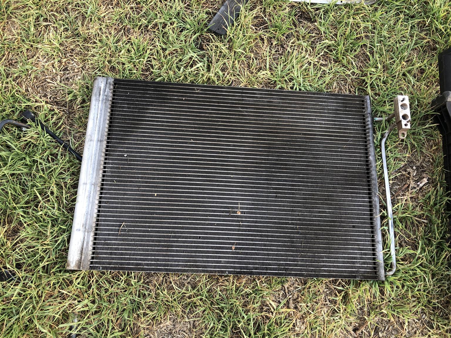 Range Rover 4.4 V8 AC condenser/radiator - Private Seller Range Rover 4.4 V8 AC condenser/radiator - Private Seller