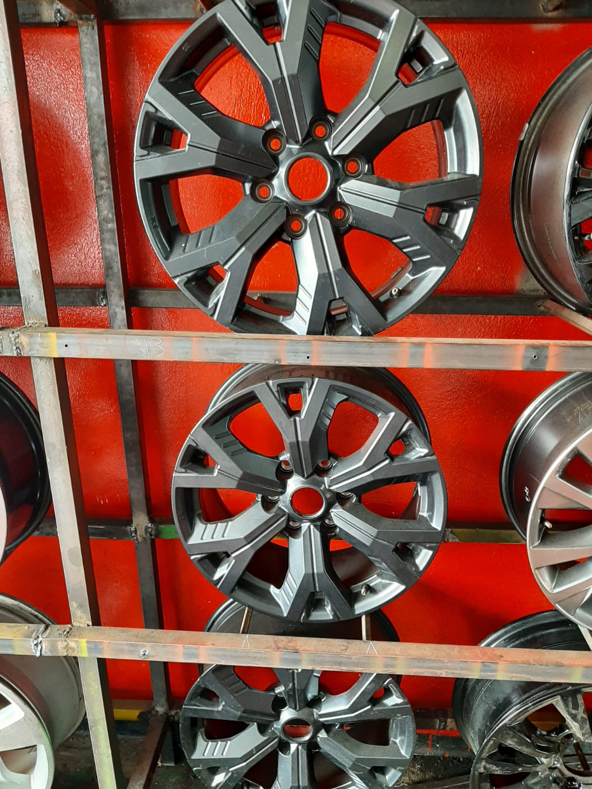 18" Isuzu X-Rider latest model original mags - Private Seller 18" Isuzu X-Rider latest model original mags - Private Seller