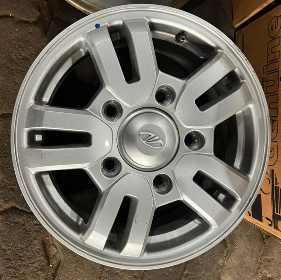 Mahindra Scorpio S4/S6/Karoo Pick Up Original 16inch Mags NEW!!! - Private Seller