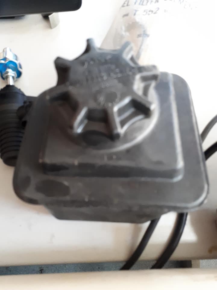 Daewoo powersteering bottles new - Private Seller Daewoo powersteering bottles new - Private Seller