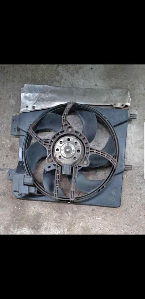 Citroen c2 fan assembly - Private Seller Citroen c2 fan assembly - Private Seller