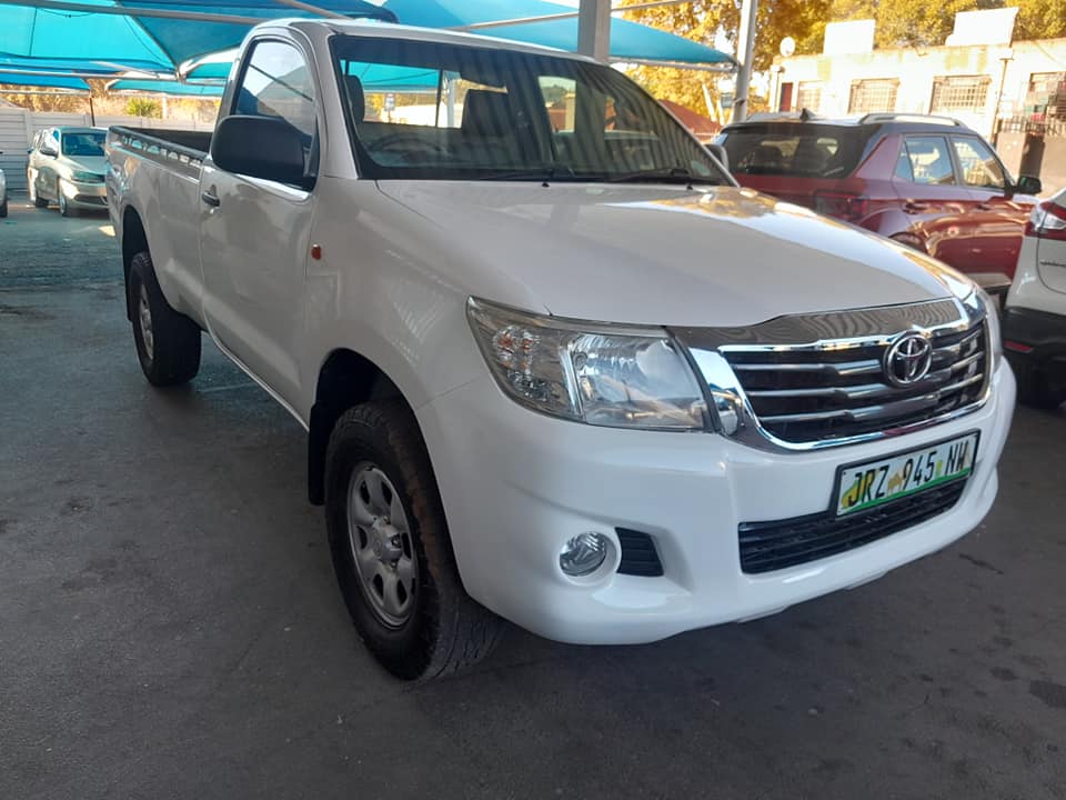 2012 TOYOTA HILUX 2.5 (DIESEL) SINGLE CAB MANUAL