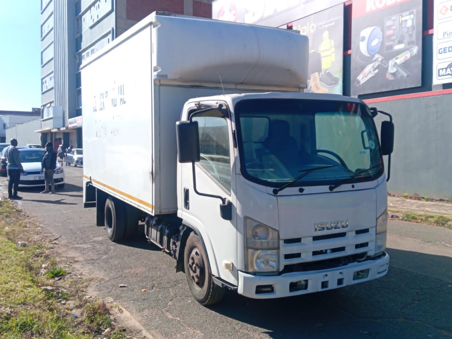 Isuzu truck