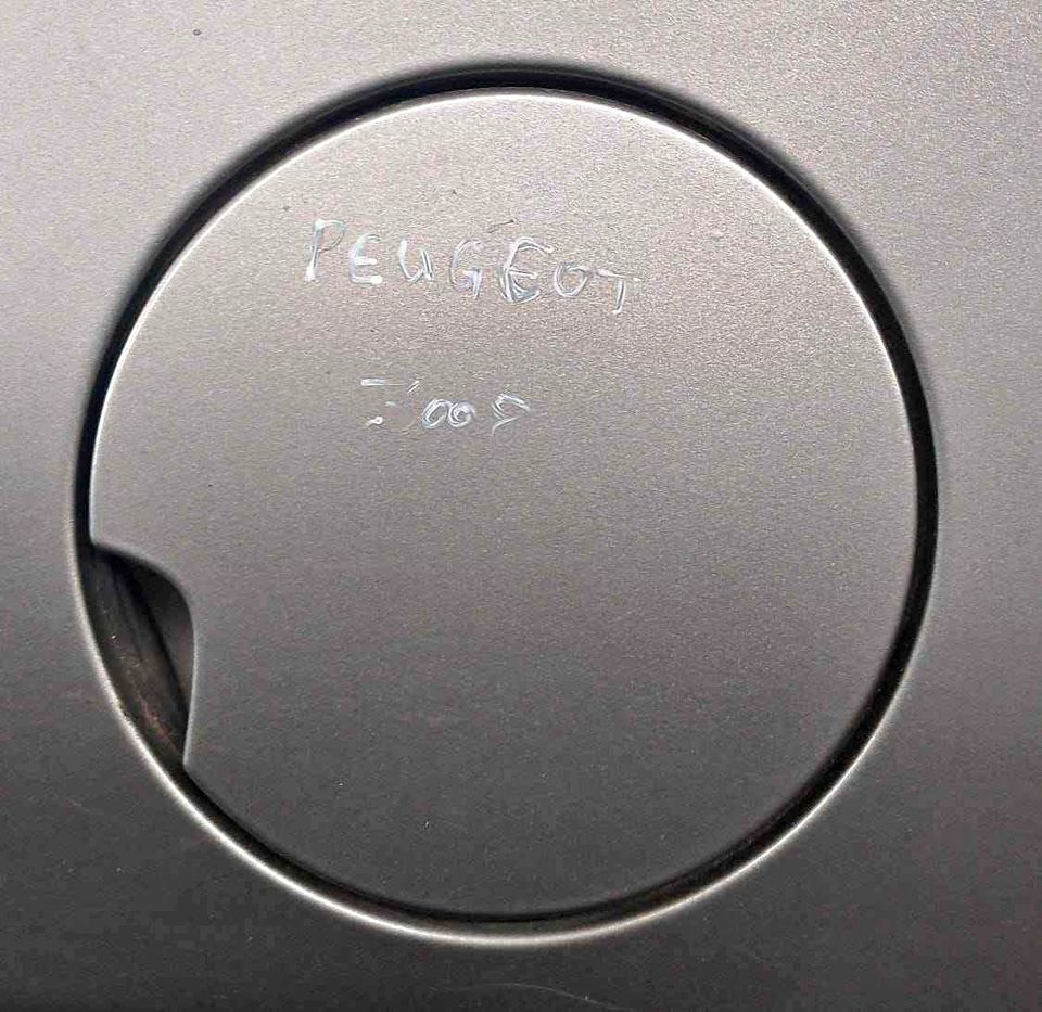 Peugeot fj 1.6 Turbo Manual Code2 petrol flap - Private Seller