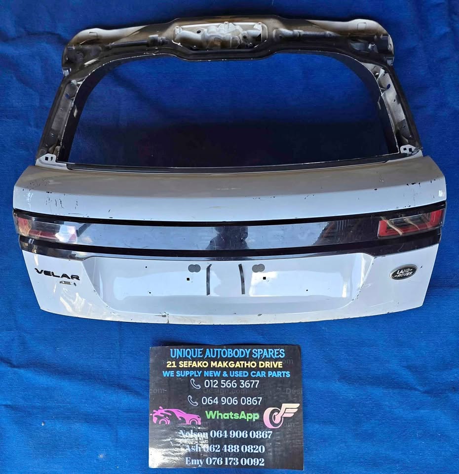 Range Rover Velar Tailgate With Tail Light