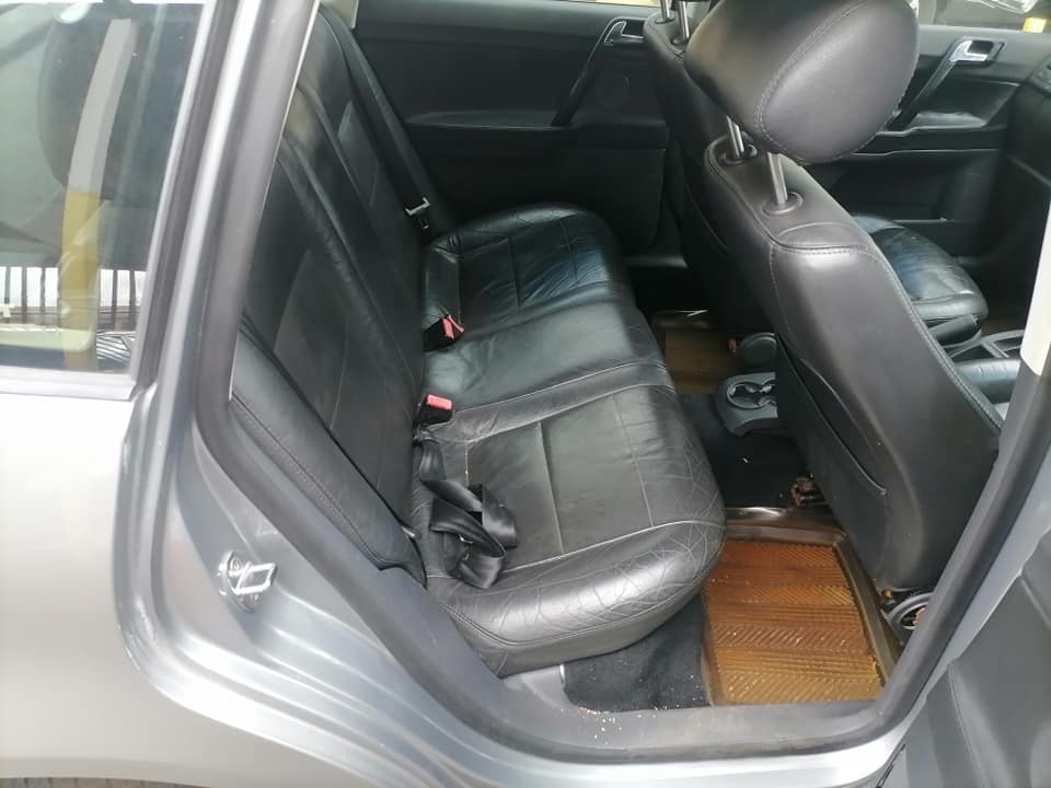 2006 Volkswagen polo Bujwa 1.6 Hatchback leather seat and sunroof
