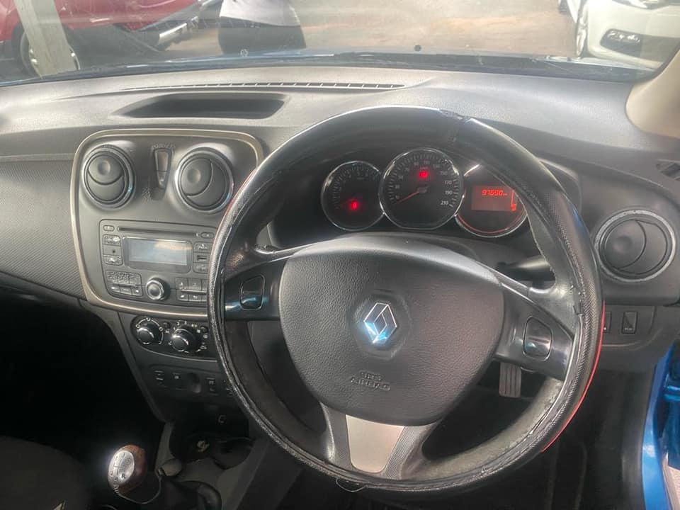 2015 RENAULT SANDERO T900