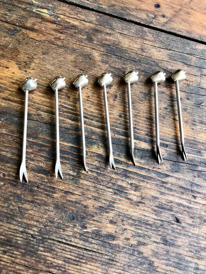 Vintage 1970s German Apple-Themed Cocktail Forks โ Elegant & Rare! Vintage 1970s German Apple-Themed Cocktail Forks โ Elegant & Rare!