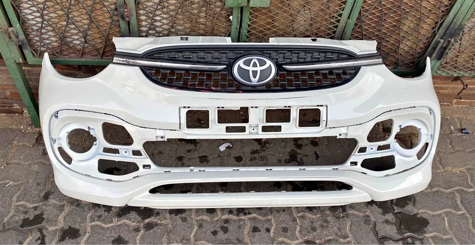 Toyota Vitz front bumper and grill - Private Seller Toyota Vitz front bumper and grill - Private Seller