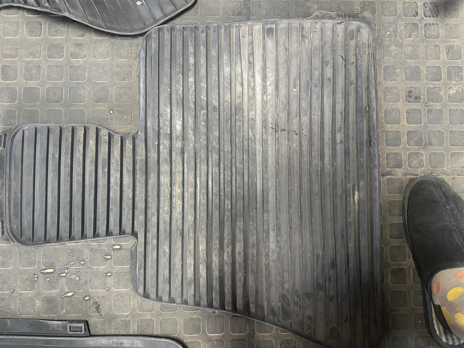 BMW X5 Rubber mats - Private Seller BMW X5 Rubber mats - Private Seller