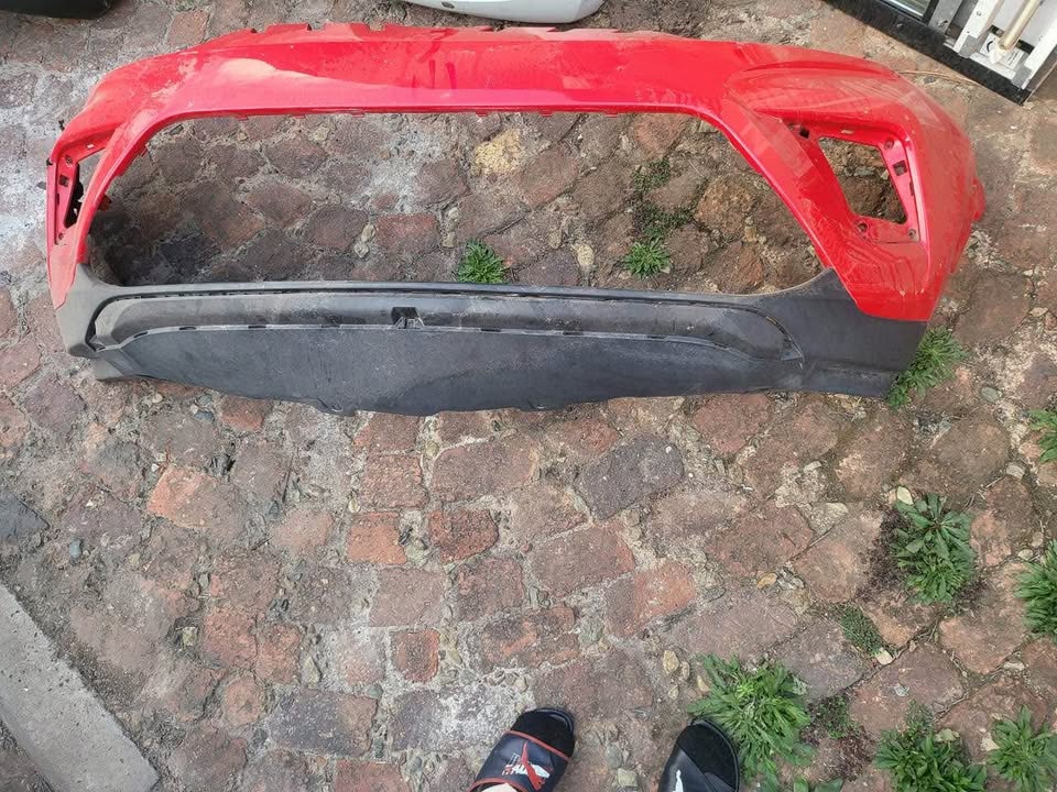 Mahindra KUV100 Bumper - Private Seller Mahindra KUV100 Bumper - Private Seller