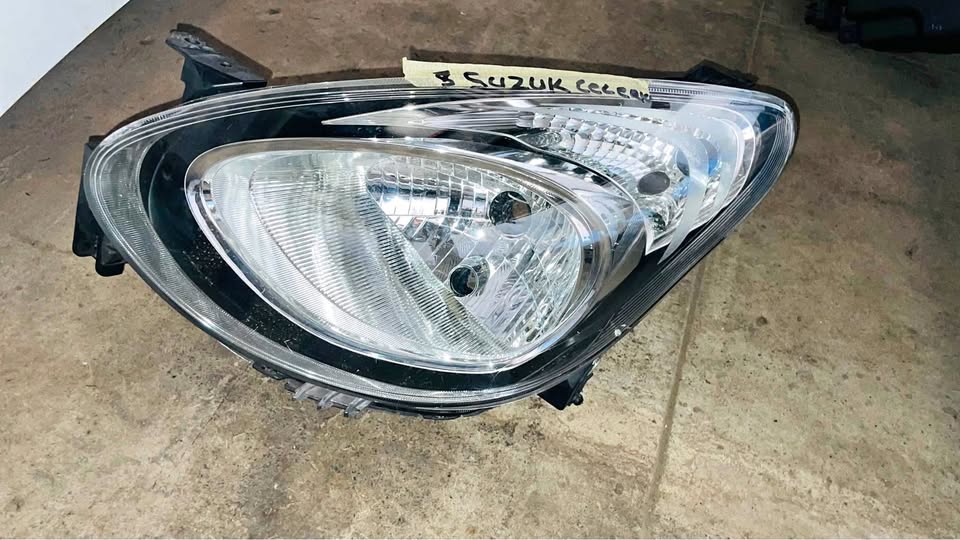 Toyota Vitz headlight - Private Seller Toyota Vitz headlight - Private Seller