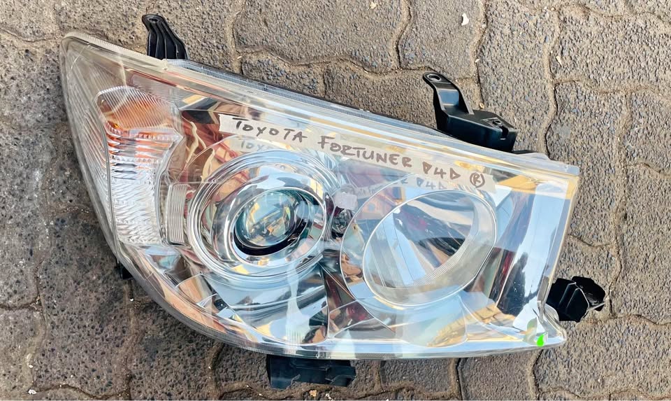 Toyota Fortuner D4D normal headlight - Private Seller Toyota Fortuner D4D normal headlight - Private Seller