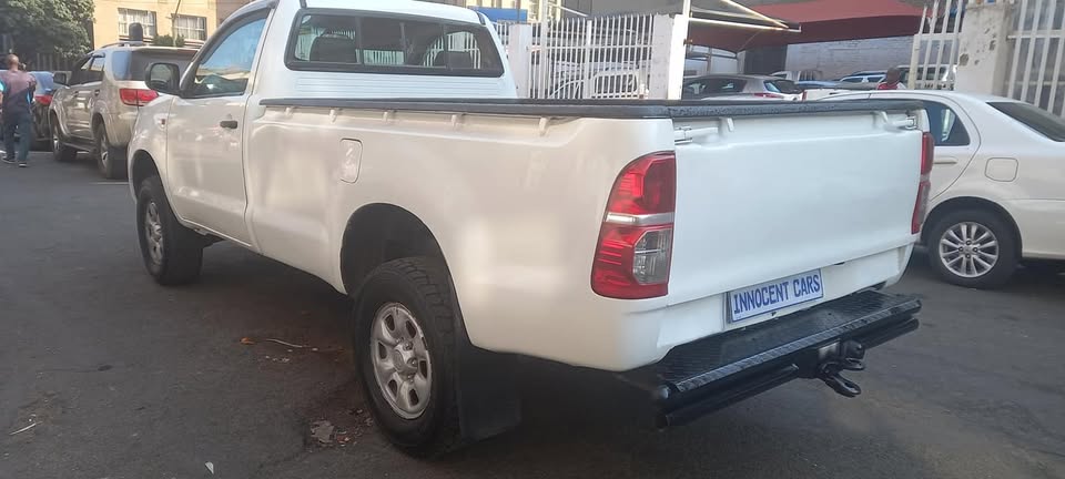 2012 TOYOTA HILUX 2.5D 4D DIESEL MANUAL, 4X2 HIGH RAIDER SINGLE CAB, WHITE COLOUR, 147000KM
