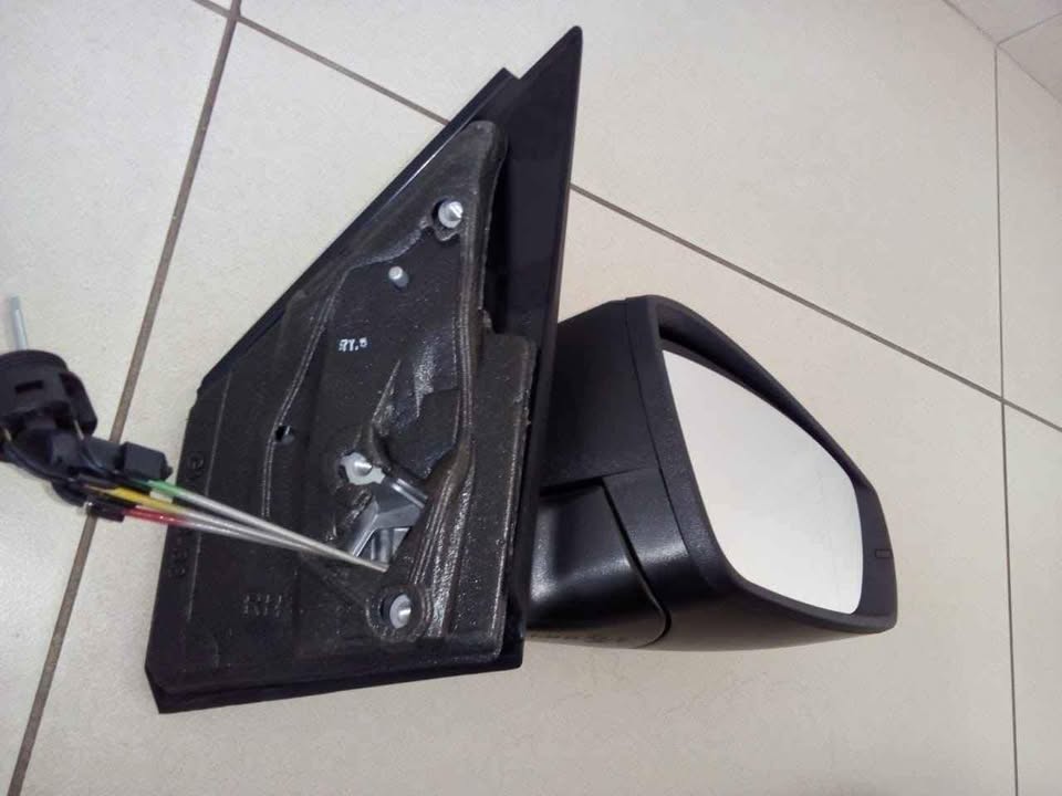 VW POLO VIVO 15/17 BRAND NEW DOOR MIRRORS MANUAL ADJUSTMENT FORSALE PRICE