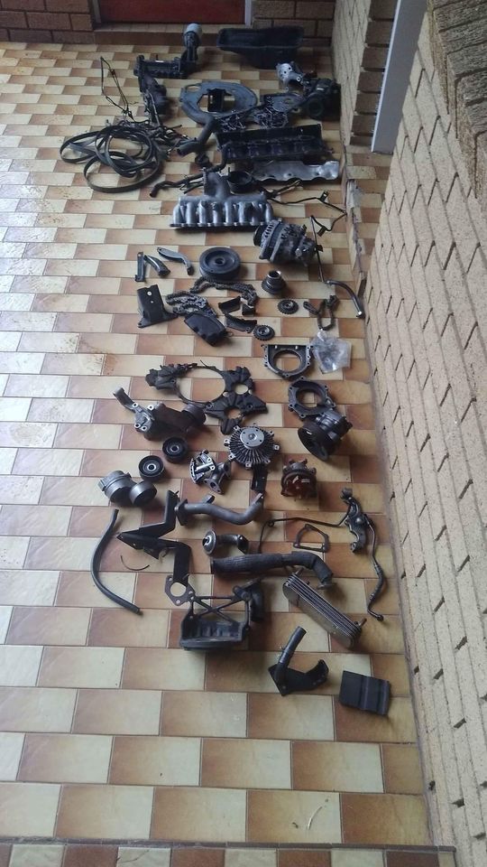 KIA Sorento 2.5 Diesel D4CB Engine Parts Stripped