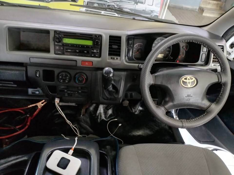 2011 TOYOTA QUANTUM 2.5GL DIESEL 14 SEATER MANUAL