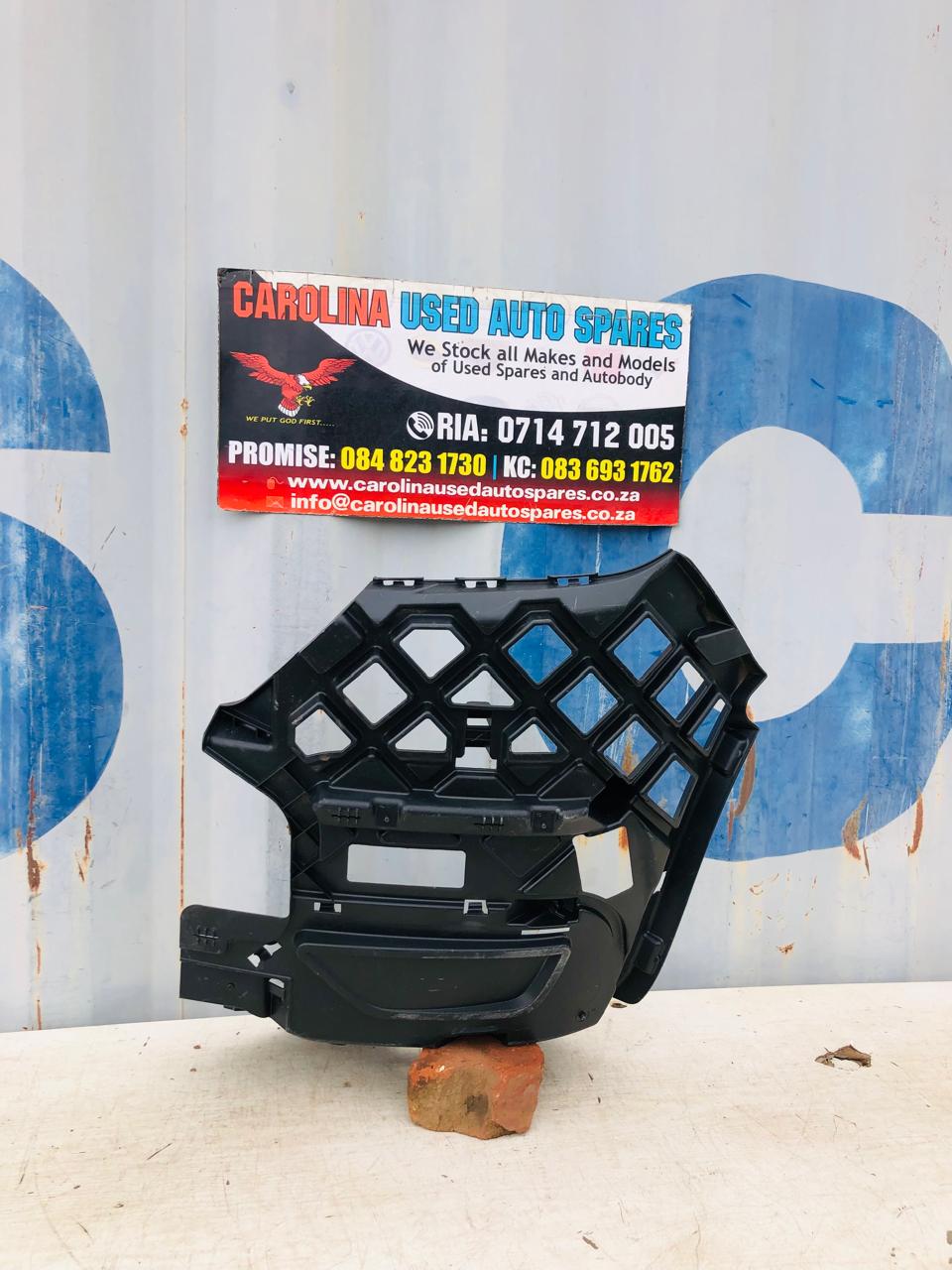 VW Transporter T6 front left bumper bracket (2015-2023) - Private Seller VW Transporter T6 front left bumper bracket (2015-2023) - Private Seller