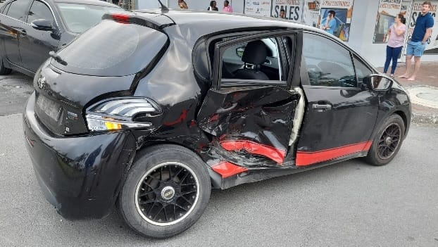 PEUGEOT 208 1.2T PURETECH GT LINE 5DR - Private Seller PEUGEOT 208 1.2T PURETECH GT LINE 5DR - Private Seller