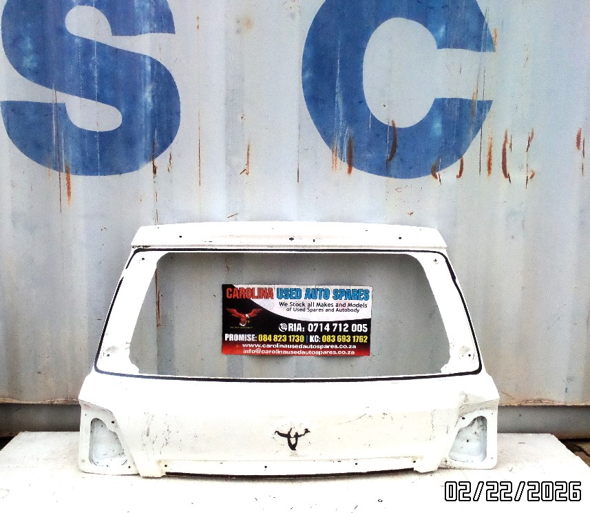Toyota Land Cruiser LC200 upper tailgate - Private Seller Toyota Land Cruiser LC200 upper tailgate - Private Seller