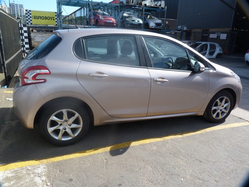 Peugeot 208 1.2 VTi Active Gold Manual - 2013 STRIPPING FOR PARTS - Private Seller Peugeot 208 1.2 VTi Active Gold Manual - 2013 STRIPPING FOR PARTS - Private Seller
