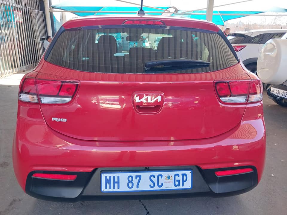 2023 KIA RIO TEC 1.2 28 000KM MANUEL PETROL MAROON COLOR