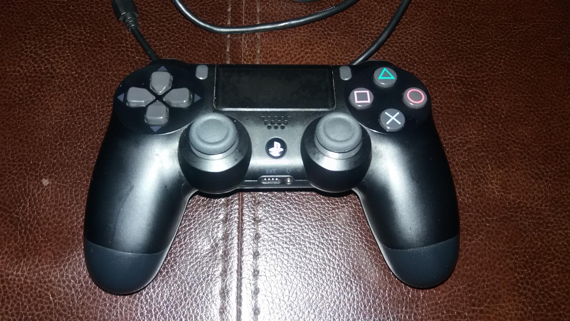 selling playstation 4 controller