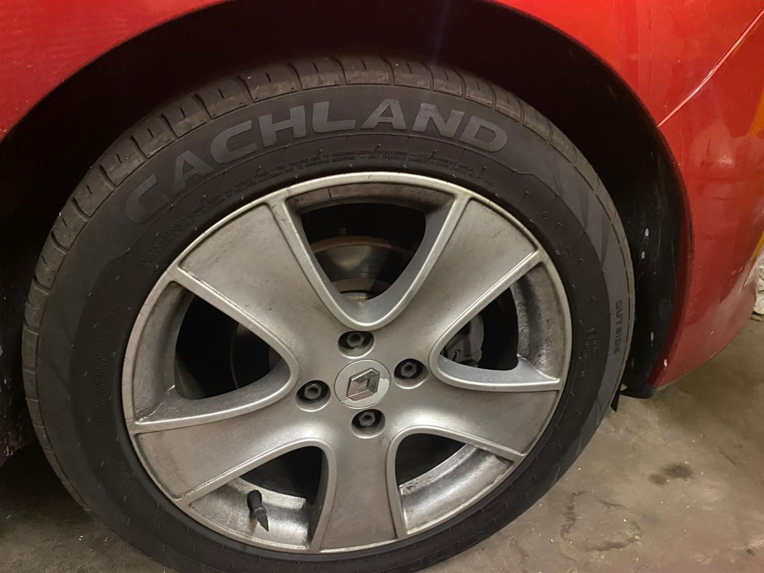 Renault mags and tyres “16” - Private Seller