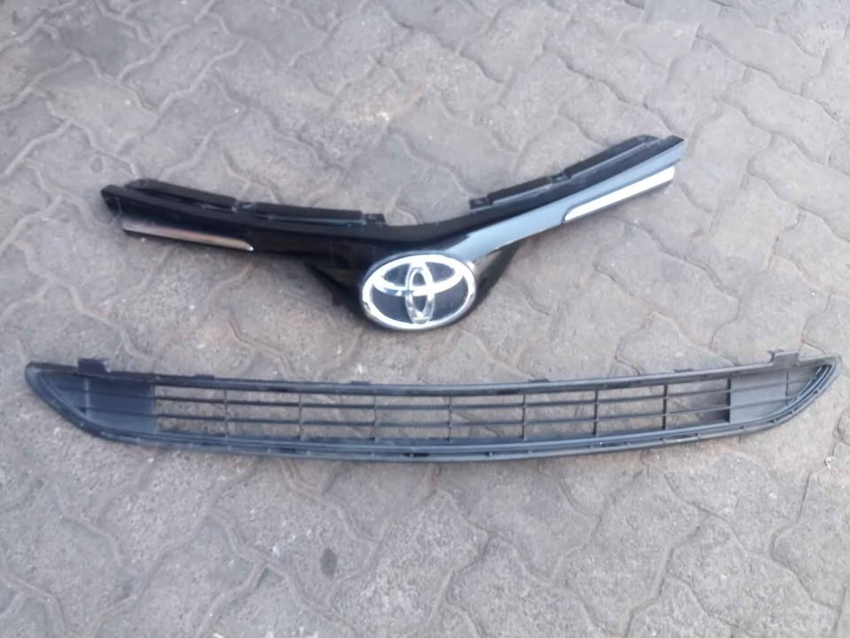 Toyota RAV4 Grill