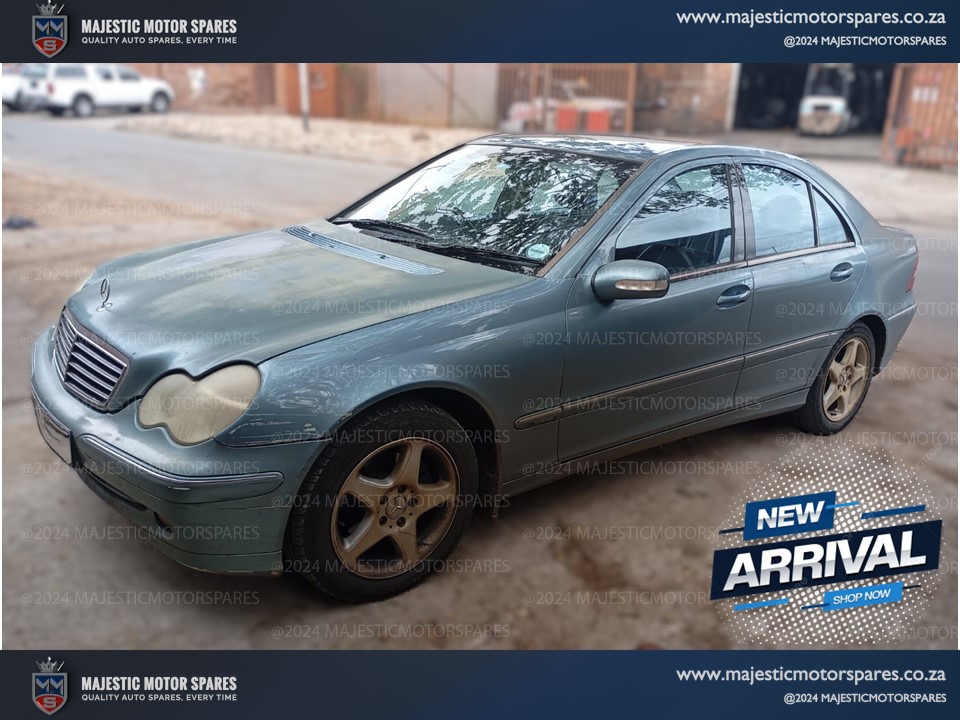 2003 Mercedes Benz C200 Kompressor W203 manual petrol stripping for spares