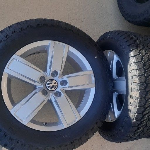 v6 amarok rim with grabber at3 - Private Seller