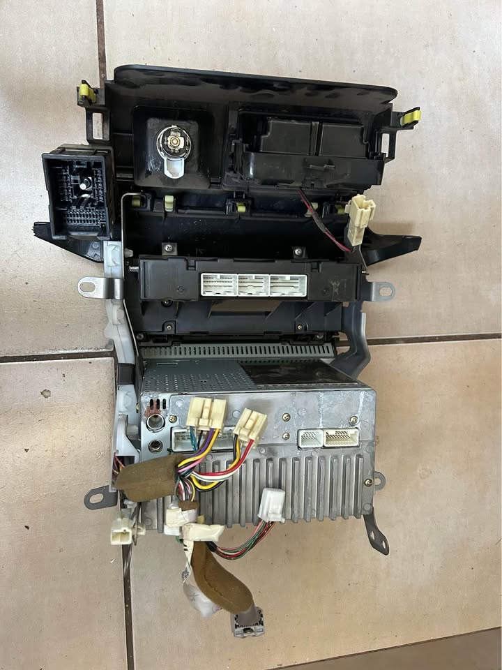 Toyota Prado 120 Radio For Sale @Circle 7 Used Parts - Private Seller