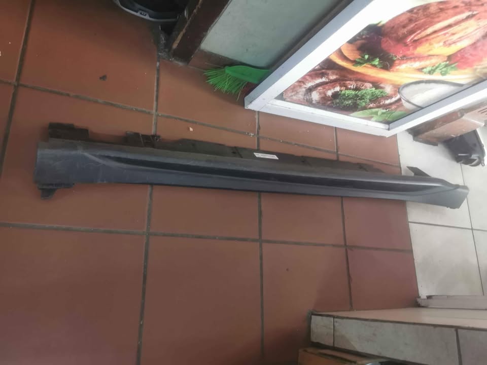 BMW X1 F48 left side skirt - Private Seller BMW X1 F48 left side skirt - Private Seller