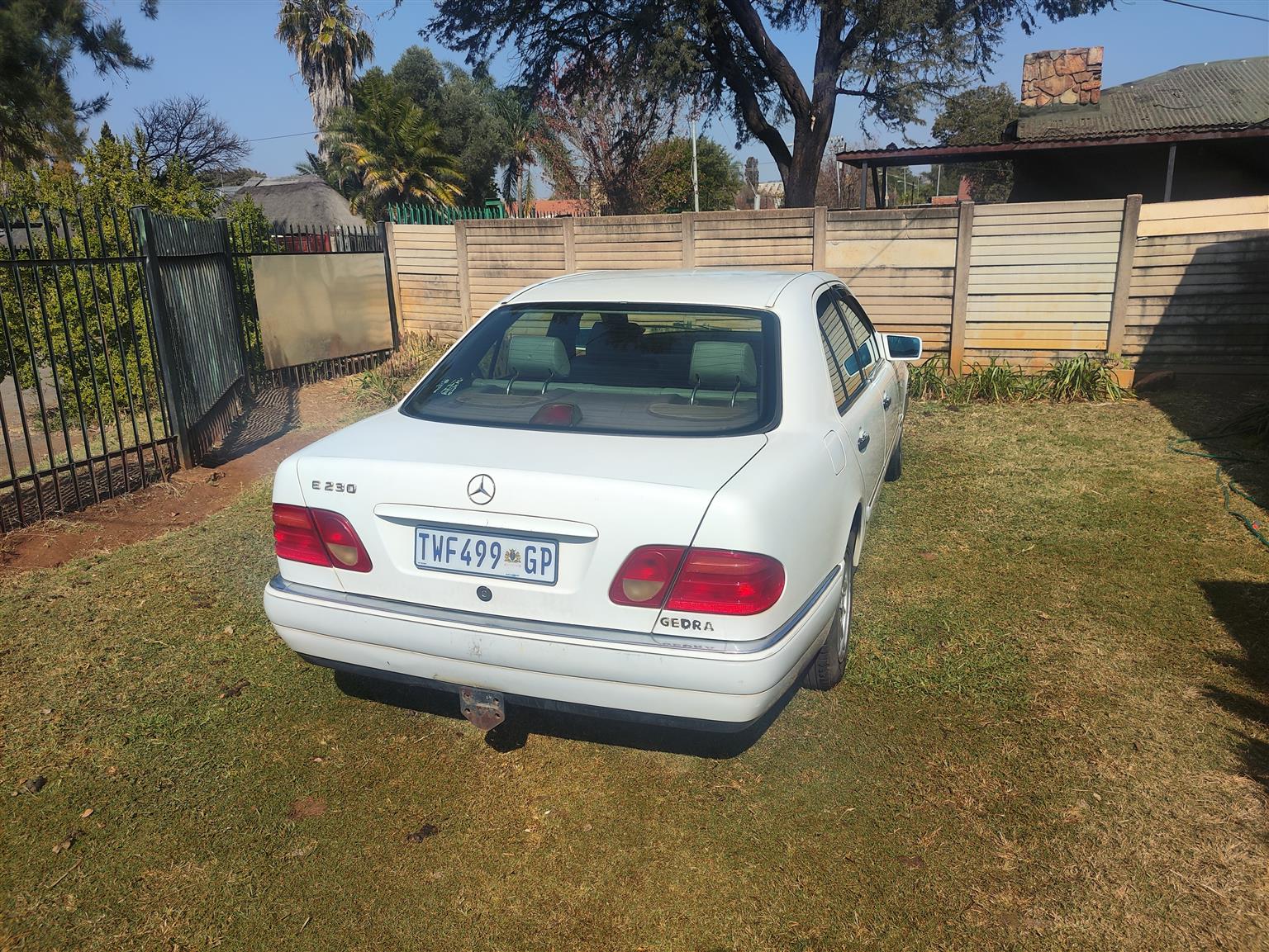 Mercedes Benz E230 W210