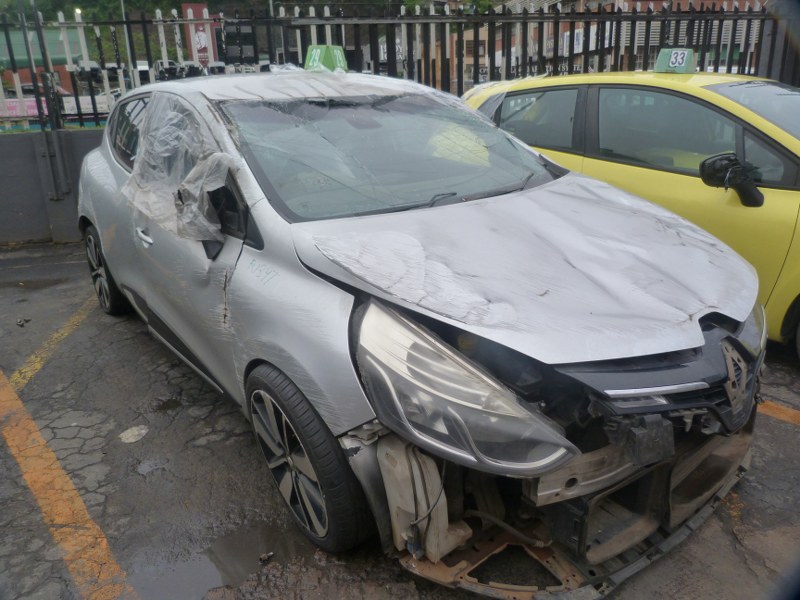 Renault Clio IV 900 TCe Dynamique Manual Silver - 2014 STRIPPING FOR SPARES - Private Seller
