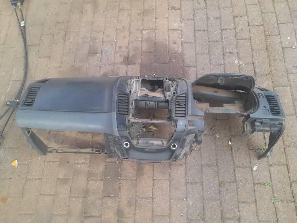 FORD RANGER DASHBOARD AND STEERING AIRBAG