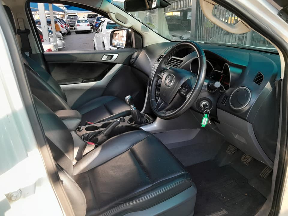 2019 MAZDA BT50 3.2 4X4 DOUBLE CAB MANUAL