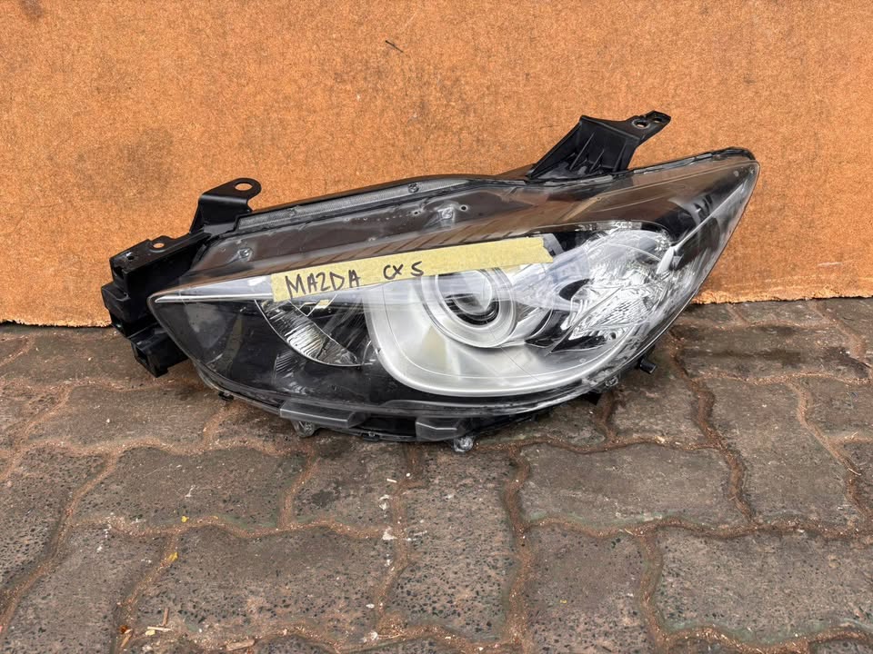 Mazda CX 5 HEADLIGHT - Private Seller Mazda CX 5 HEADLIGHT - Private Seller