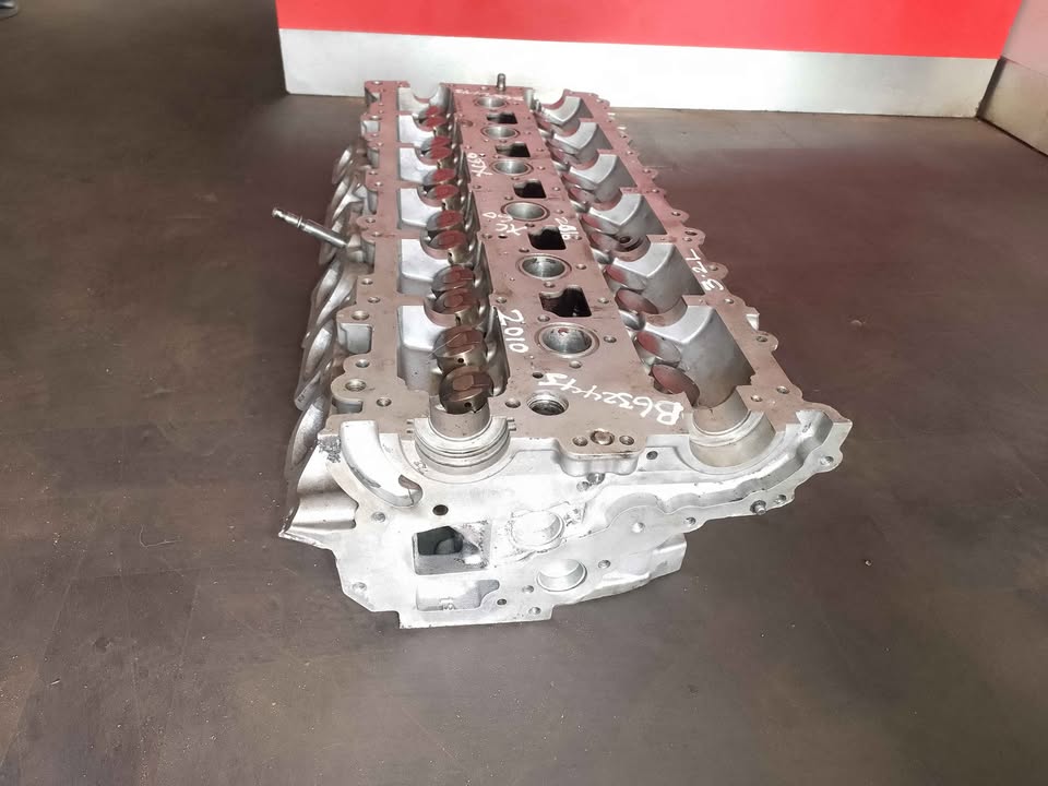 VOLVO XC60 2012 CYLINDERHEAD FOR SALE - Private Seller