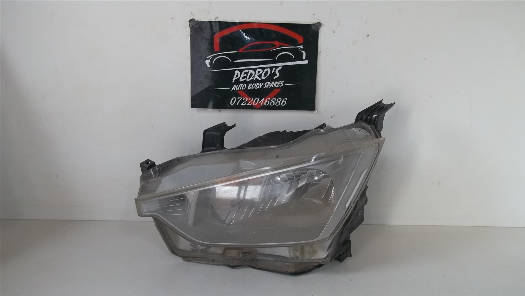 Isuzu D-Max left headlight - Private Seller Isuzu D-Max left headlight - Private Seller
