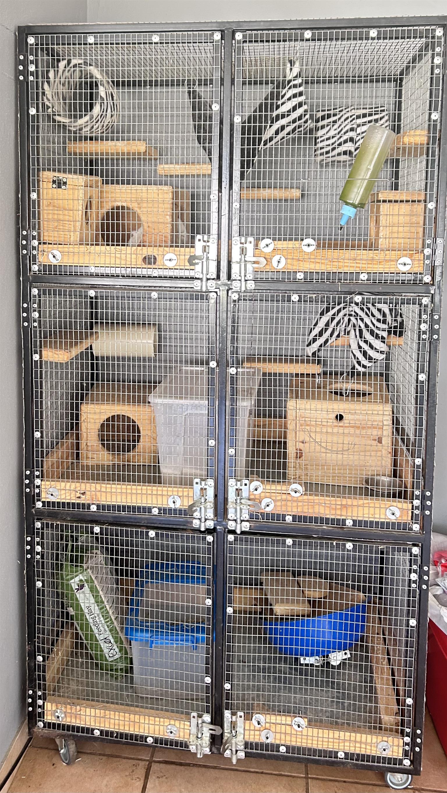 Critter Cage, 3 Levels