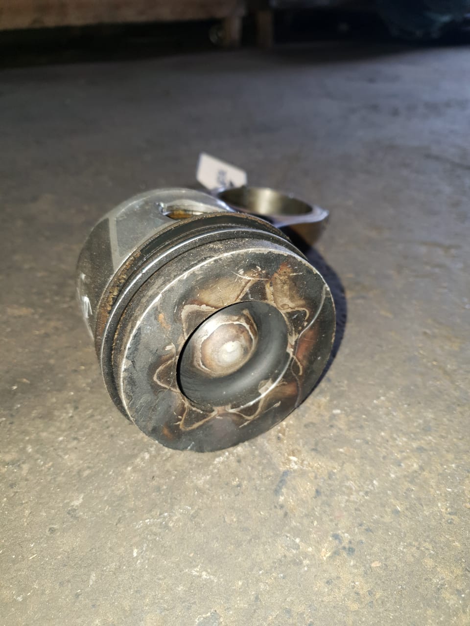 2013 Discovery 4 SDV6 3.0D Used Original Piston + Conrod For Sale 2013 Discovery 4 SDV6 3.0D Used Original Piston + Conrod For Sale