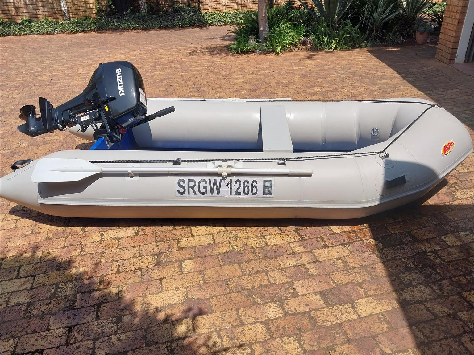 3,2 Mark rubber duck with 15hp Suzukie motor