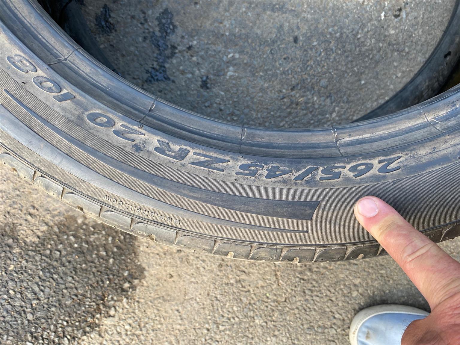 Tyre 265/45/20 Pirelli Tyre As per pictures.